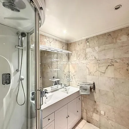 Apartment Les Mimosas-spacious Apartment-city Center *