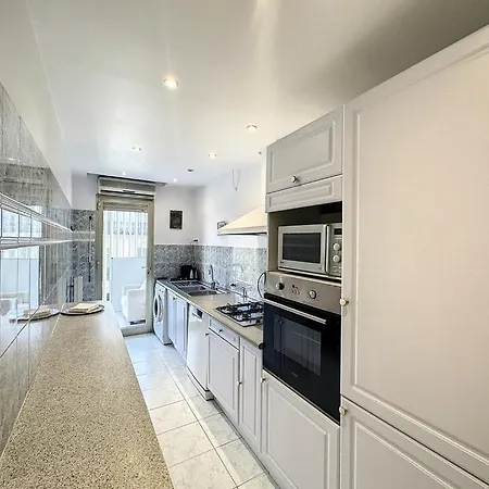 Apartmán Les Mimosas-spacious Apartment-city Center