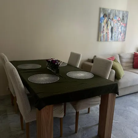 Les Mimosas-spacious Apartment-city Center *